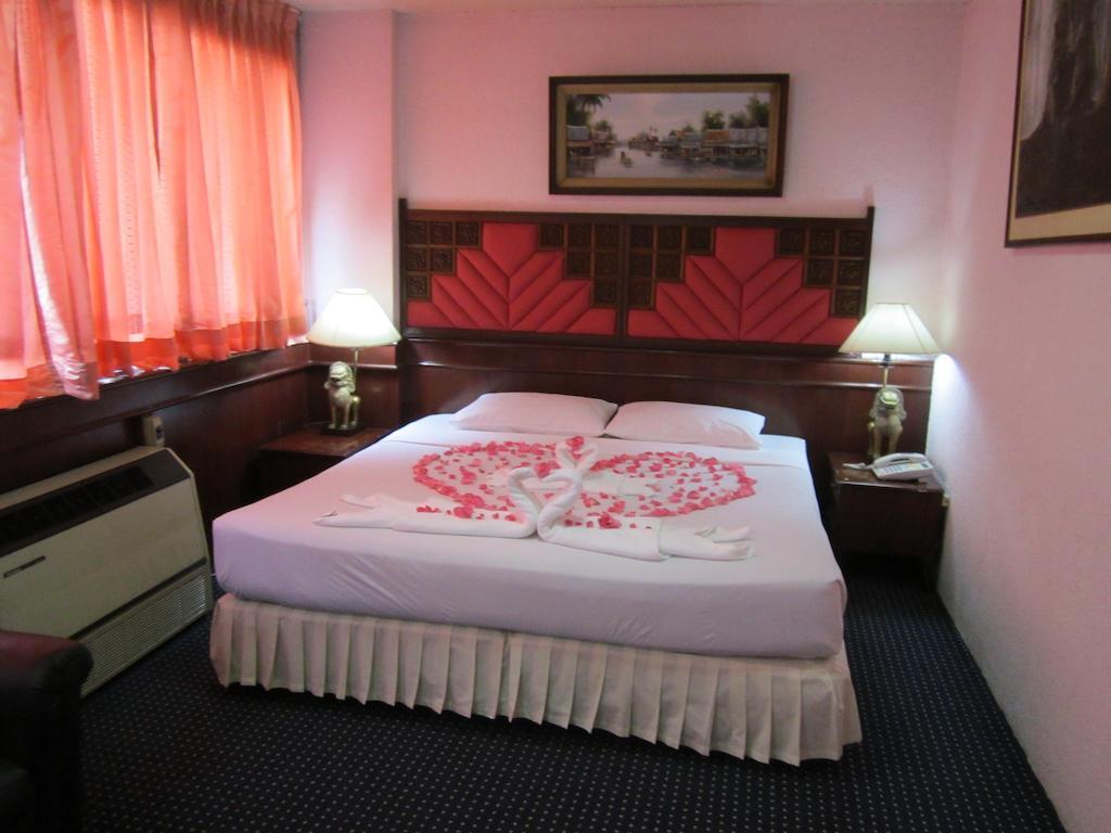 Lopburi Inn Hotel Экстерьер фото