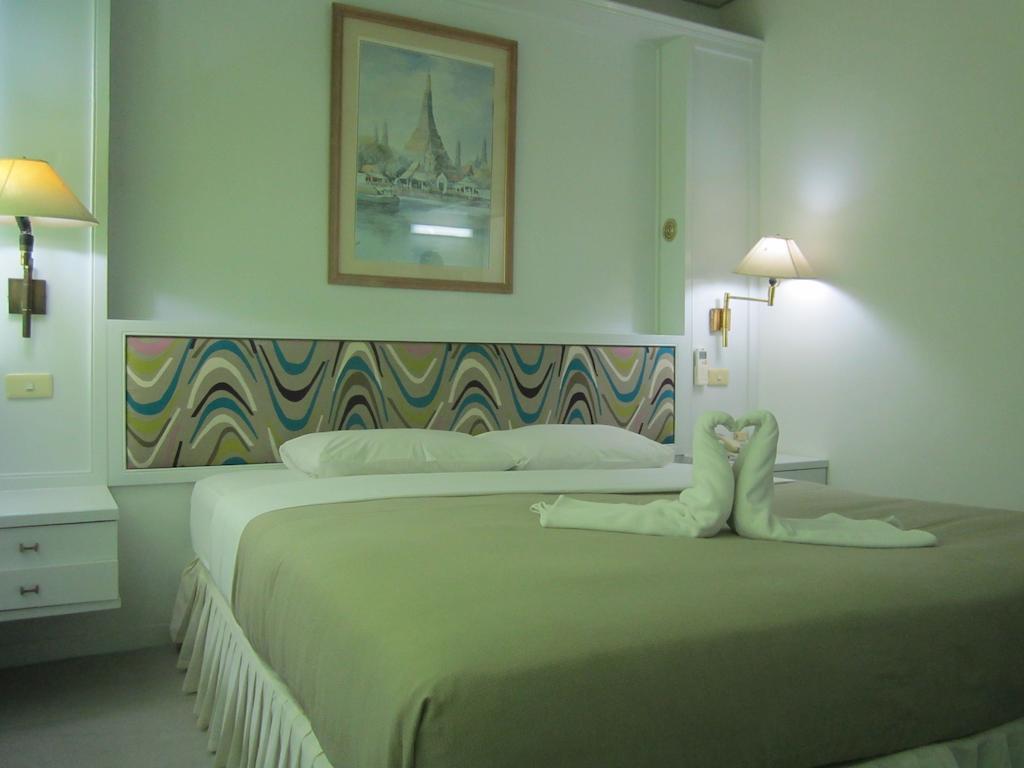 Lopburi Inn Hotel Номер фото